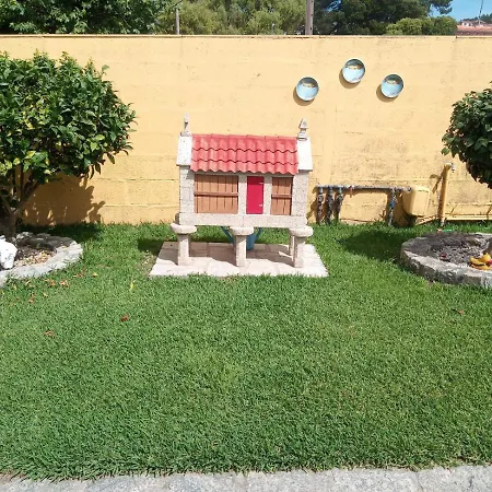 Casa Con Jardin En Primera Linea De Playa