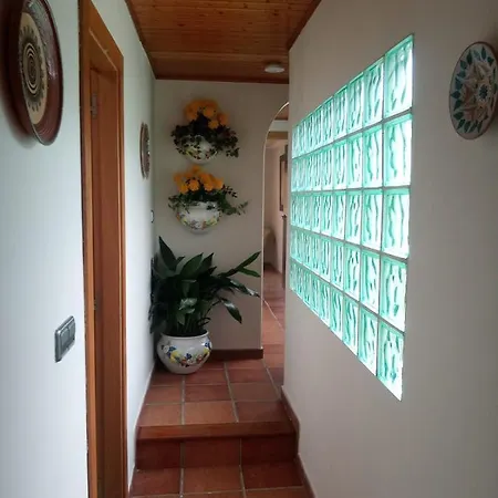 Casa Con Jardin En Primera Linea De Playa