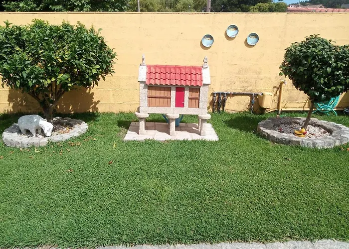 Casa Con Jardin En Primera Linea De Playa