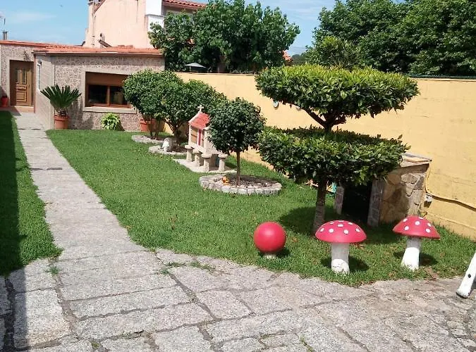 Casa Con Jardin En Primera Linea De Playa O Grove